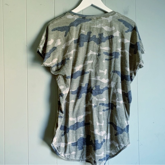 EXPRESS Camo Vneck Cap Sleeve HiLo Knit Tunic Top - Picture 3 of 5